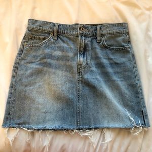 High wasted denim skirt! Lucky brand 💫